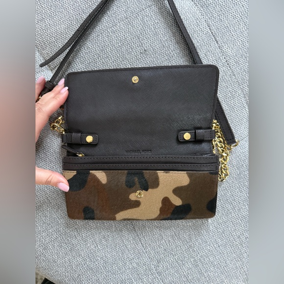 Michael Kors Camouflage Crossbody Bag with Gold Chain Calf Hair - Picture 3 of 14